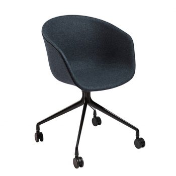 Stol About a Chair AAC25 med hjul helklädd