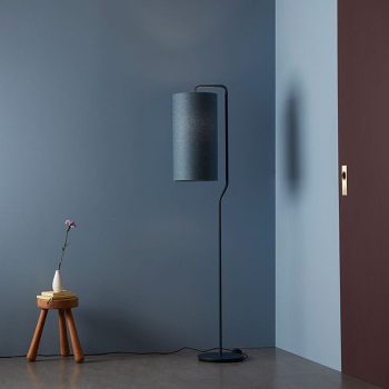 Pensile golvlampa blå miljö