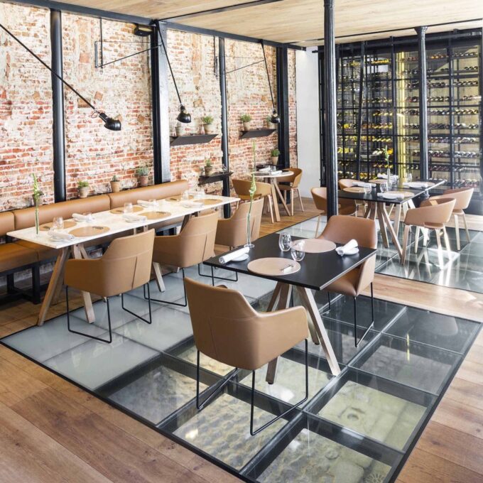 Alya Loungefåtölj mindre cafe miljö